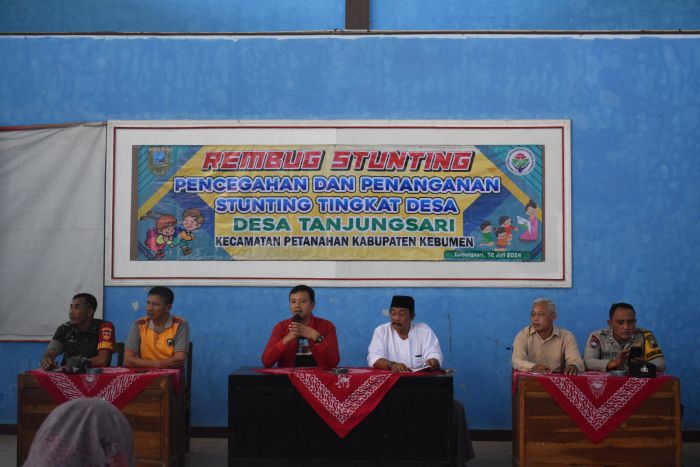 MENANGGULANGI STUNTING DI DESA TANJUNGSARI: REMBUK STUNTING SEBAGAI LANGKAH PENCEGAHAN DAN PENANGANAN