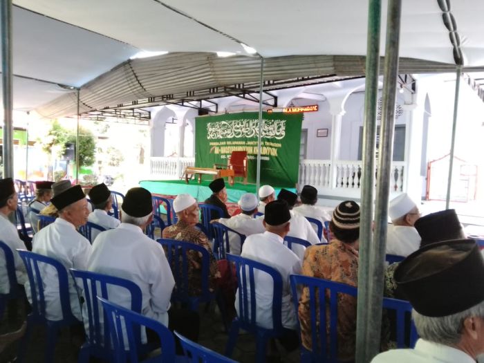 MEMPERINGATI SELAPANAN THARIQAH NAQSHBANDIYAH 3 KECAMATAN DI MASJID AL IKHLAS DUKUH PEJATEN 02