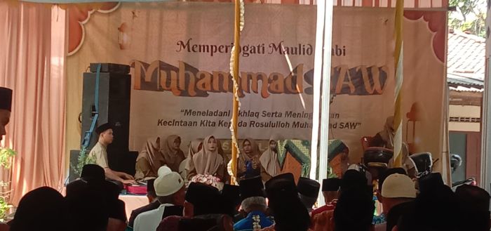 Peringatan Maulid Nabi di Masjid Al Maksum, Dukuh Mentasari, Desa Tanjungsari, Kecamatan Petanahan dengan Tema 