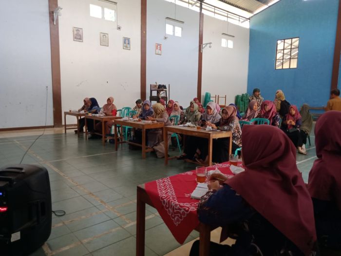 PERTEMUAN RUTIN IBU-IBU PKK DESA TANJUNGSARI: MEWUJUDKAN KEBERSAMAAN DAN KESEJAHTERAAN DESA 01