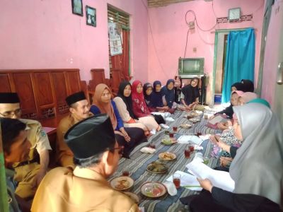 PERTEMUAN RUTIN SOSIALISASI PKH DI DUKUH PEJATEN, DESA TANJUNGSARI